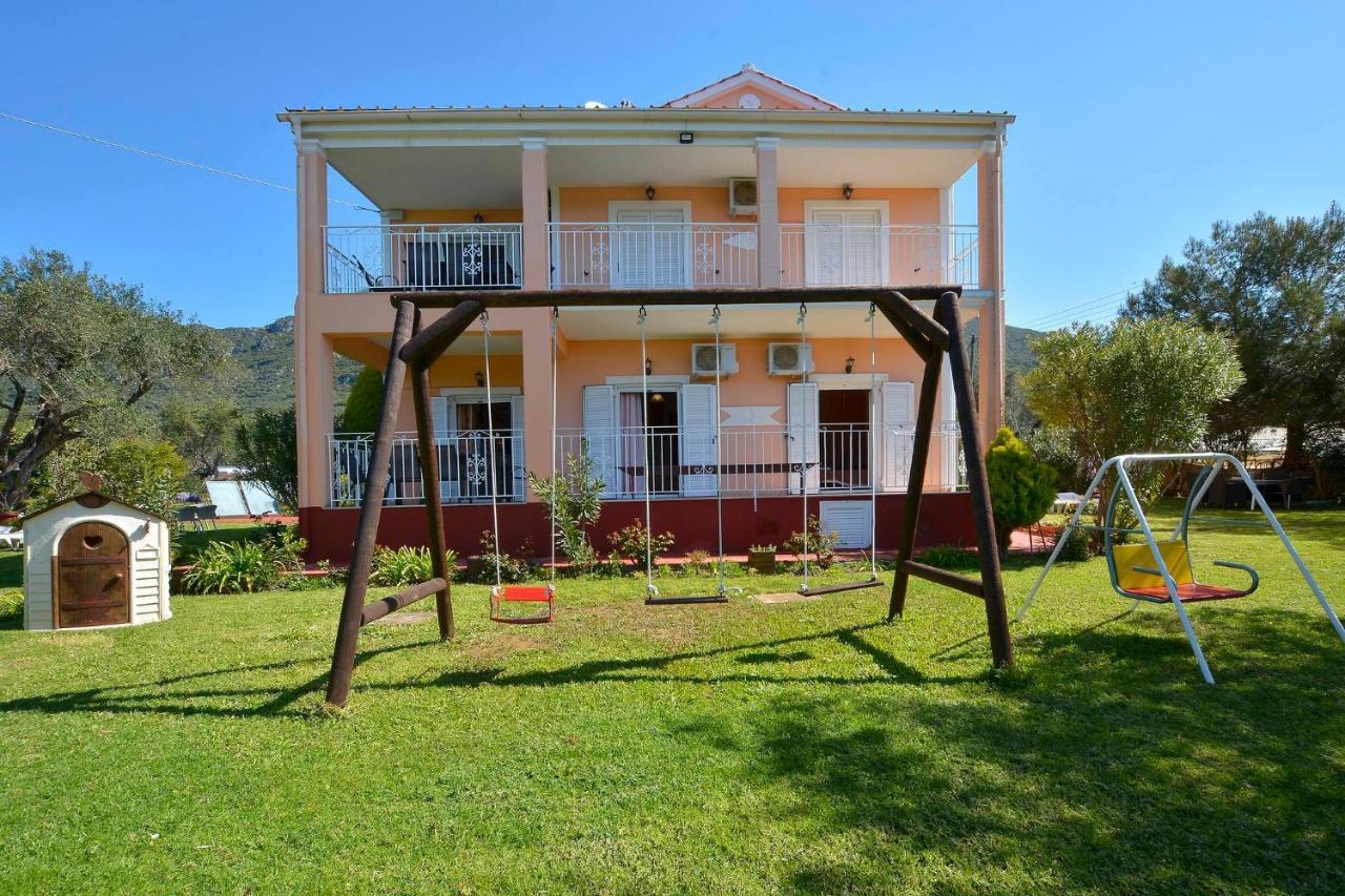 Giokos Apartment Agios Matthaios  Exterior photo